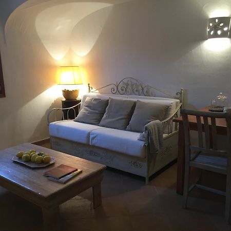 Li Tamarici Apartment Cannigione Exterior photo